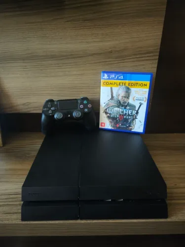 PS4 500GB (Nunca aberto)+ The Witcher 3Complete Edition