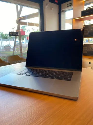 MacBook Pro 16? 2023 - Space Gray | Semi-novo