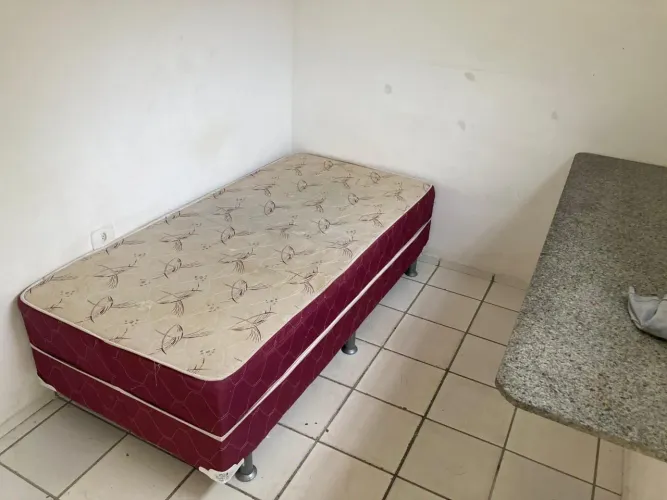 Aluguel de quarto somente para meninas 