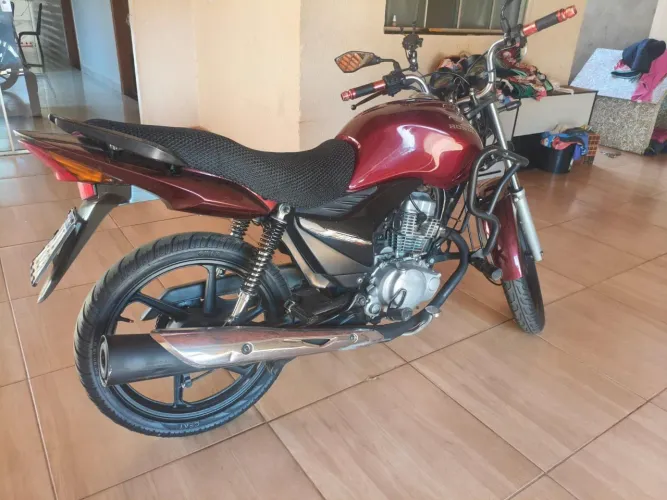 Vende CG Titan 150 completa