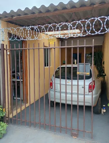 Casa Independente com 7 cômodos e Garagem 