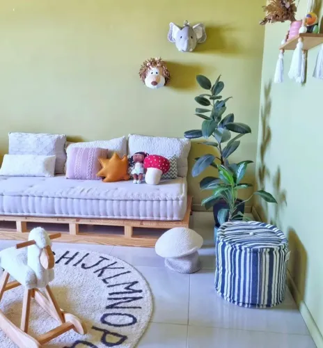 Vendo futon com base de pallet