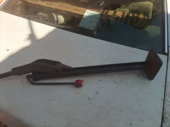 Macaco para Kombi antiga bem conservada