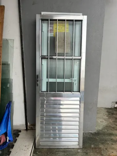 PORTA SOCIAL 208X80 DIREITA - Brilhante