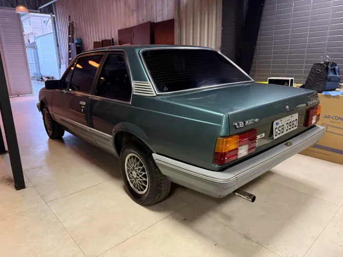 Chevrolet Monza Classic SE 2.0 /mpfi E EFI 2P E 4P 1987