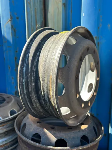 RODA DE AÇO 22.5x8.25 10 FUROS USADA
