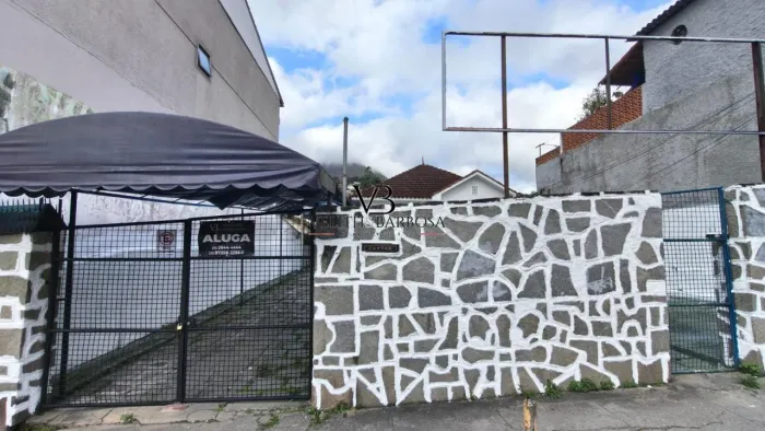 Comercial para Locação em Teresópolis, Tijuca, 3 dormitórios, 1 banheiro, 1 vaga
