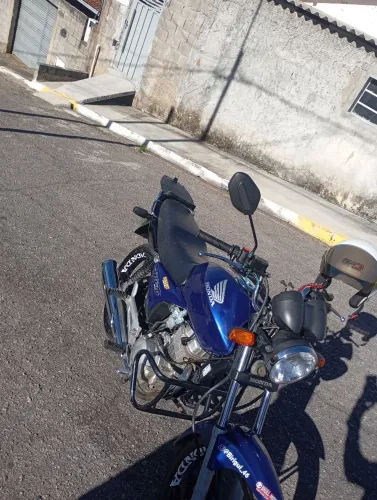 Moto bem conservada