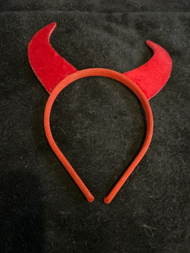 Tiara chifre vermelho