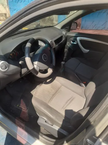 Renault Logan Expression Hi-flex 1.6 8V 4P 2011