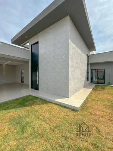 Casa de Esquina Alto Padrão - Setor Funcionários - Pé Direito Triplo - 3 Suítes