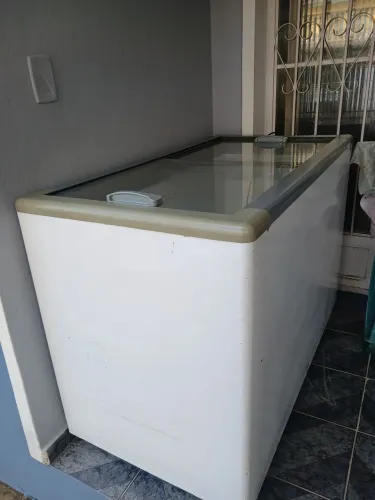 Vendo freezer fricon 411 litros