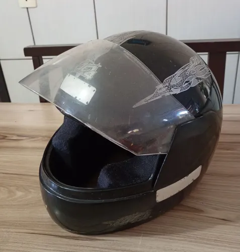Capacete