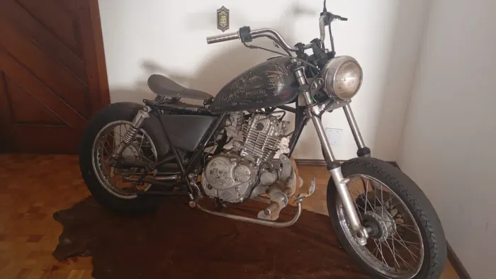Suzuki intruder 250 bobber