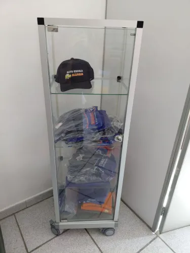 Armário de vidro