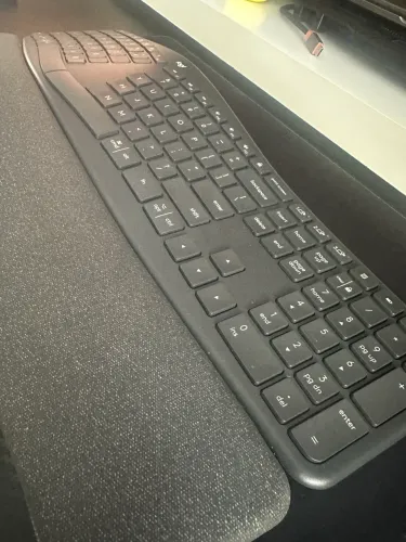 Teclado Logitech Ergo K860