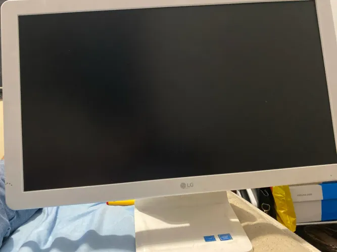 Computador All in One LG 22V240 - LEIA - Com defeito