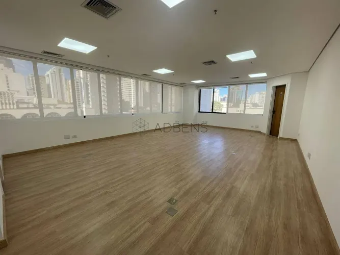 Conjunto Comercial com 75m² para Venda e Locação no Itaim Bibi