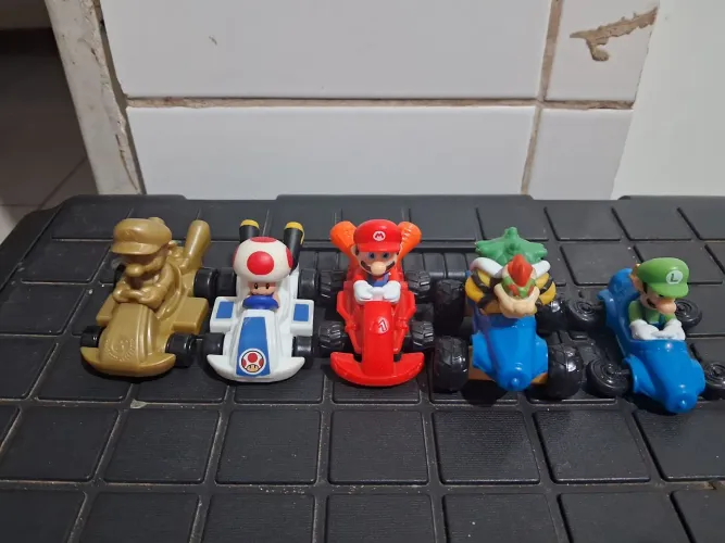 Carrinho miniaturas Mario