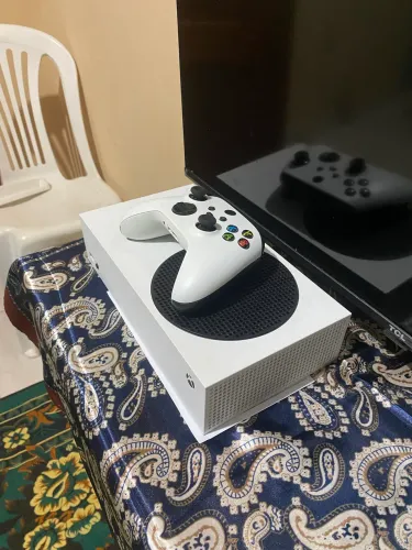 Vendo Xbox séries s sem nenhum defeito, estado de seminovo