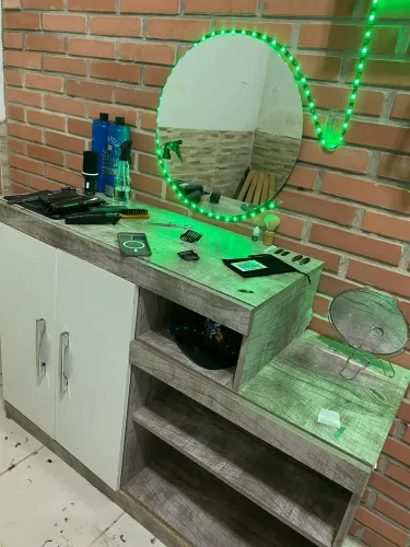 Balcão e espelho com led excelentes!!