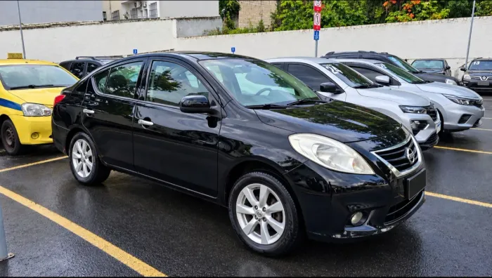 Nissan Versa SL 1.6 16V Flex Fuel 4P Mec. 2014