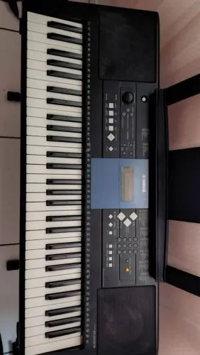 Teclado musical yamaha E333