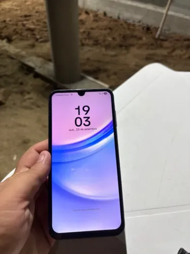 Vende-se esse celular no valor de 600 reais valor negociável