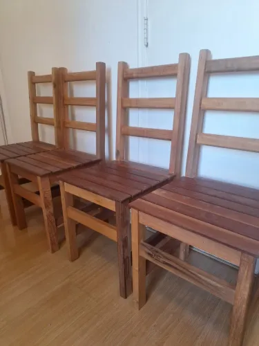 4 cadeiras Madeira Maciça