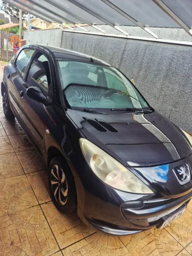 Peugeot 207 XR 1.4 Flex 8V 5P 2011