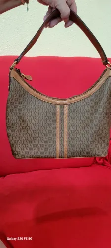 Bolsa de ombro, Victor Hugo