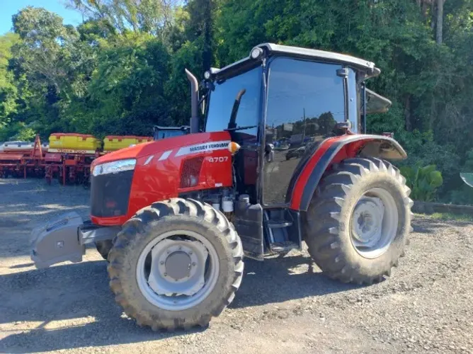 Trator Massey Ferguson - MF 4707, Cabinado. Fabricação 2020