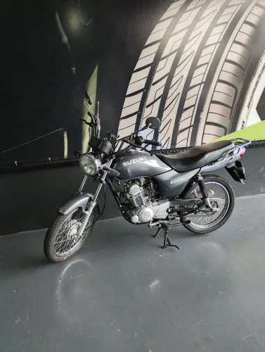 Suzuki GS120 uma relíquia