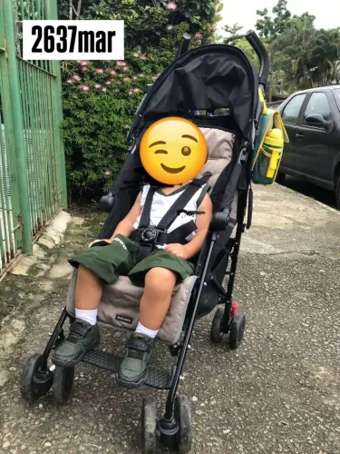 Carrinho de bebê com guarda-chuva McLaren 5 meses de uso