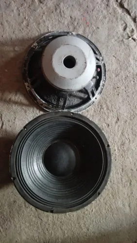 Vendo um alto falante 1000wrms cada