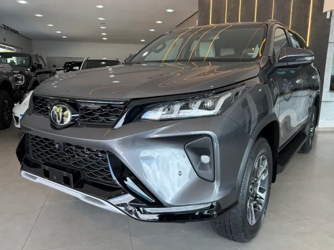 Toyota Hilux SW4 Diamond 2.8 TB 4X4 Die. Aut. 2026