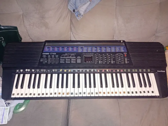 Órgão Casio ToneBank CT-656 
