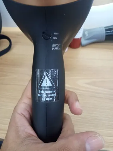 Secador Philips novo bivolt