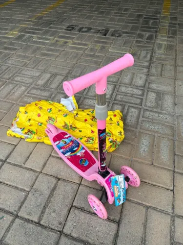Patinete novo, com etiqueta