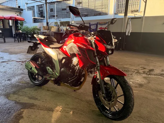 Yamaha FZ25 250 Fazer Flex 2022 Linda