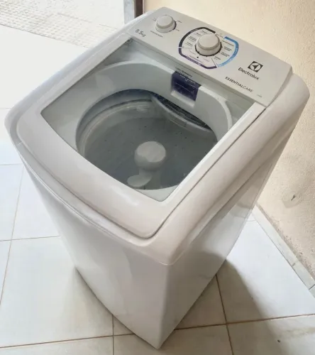 Maquina de Lavar Roupa Eletrolux 8.5KG Bem Conservada FAÇO ENTREGA