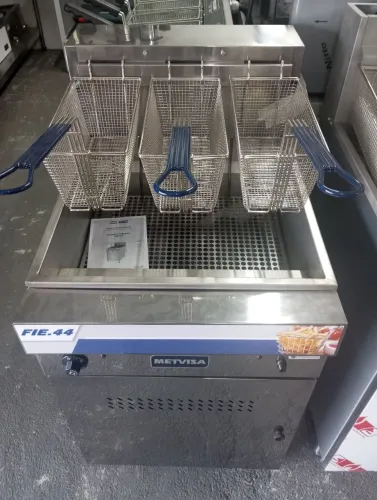 NZ. Fritadeira industrial elétrica água e óleo 40 litros METVISA