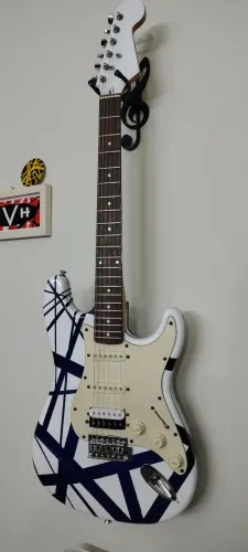 Guitarra pintura van halen