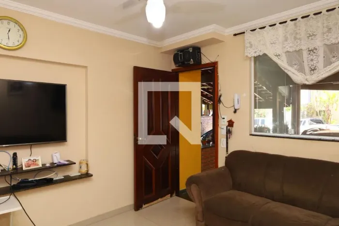 Casa à Venda - Fazenda Aricanduva, 3 Quartos, 185 m2