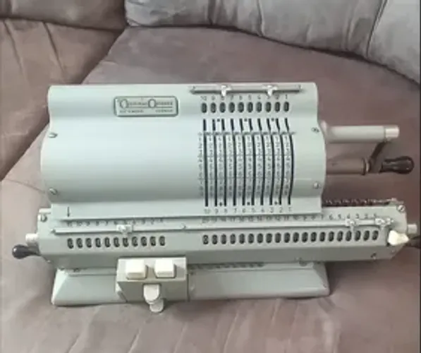 Calculadora Odhner Modelo 125