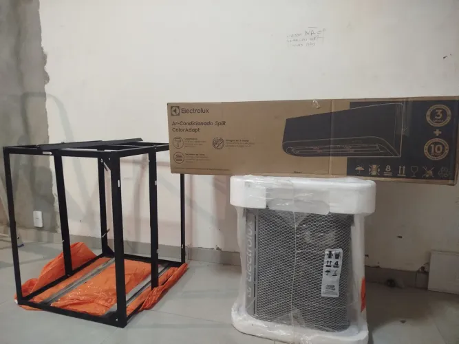 AR CONDICIONADO ELETROLUX 18.000BTUs Split Color Adapt