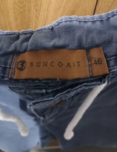 Vende-se 3 bermudas masculinas,estado de novo! Tamanho 46!