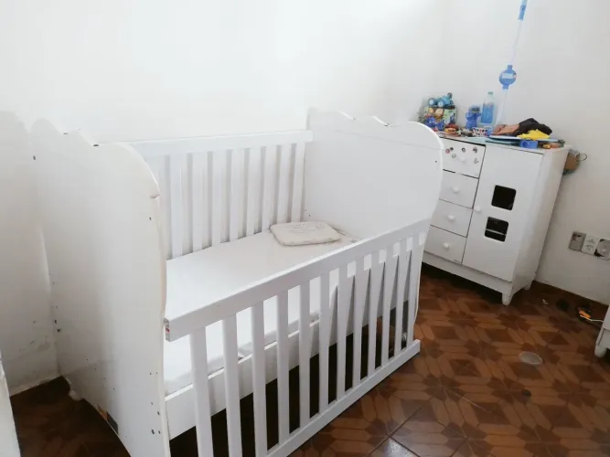 Berço cama amaricano,em perfeito estado,pequenos aranhões.