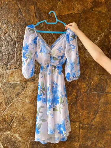 Vestido azul florido único