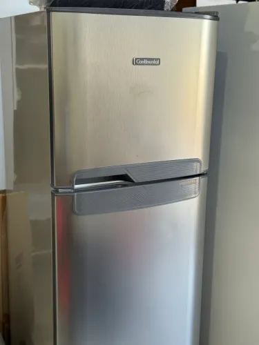 Geladeira inox Continental 